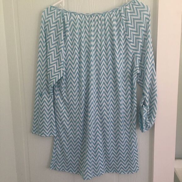 St. John’s Bay chevron print top, petite large - Picture 2 of 8